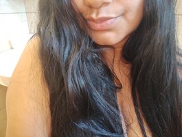Watch Aninhaaa live on cam on BongaCams