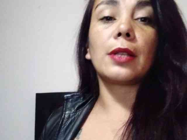 vivian-milf-paint