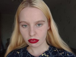charming-blonde