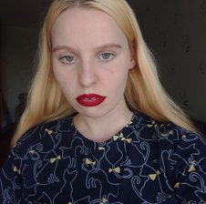 charming-blonde