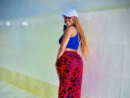 Watch Pixieglow254 live on cam on BongaCams
