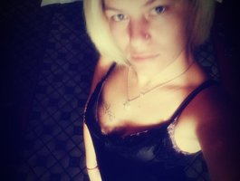 ElegantAlice live cam model at BongaCams