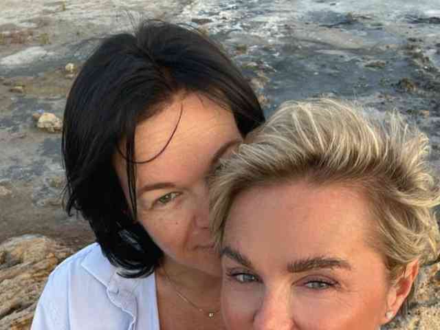 PleasureWeCouple