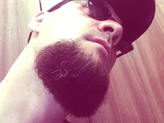 On-Pokazival-Pisyun