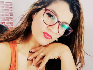 “Seduction at its perfect point 💋🔥”