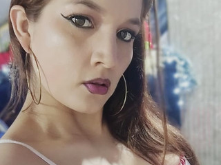 🤍 Pure beauty, naughty intentions 🤍