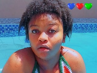 Bigtitsqueen33