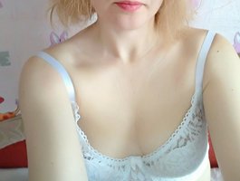 Ksenia85 live cam model at BongaCams