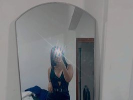 Watch LaraClimb1 live on cam on BongaCams