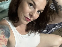 Watch IslandSerena live on cam on BongaCams