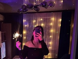 CherryKiss live cam model at BongaCams