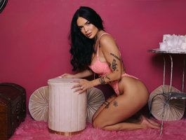 Watch BriannaMoon live on cam on BongaCams