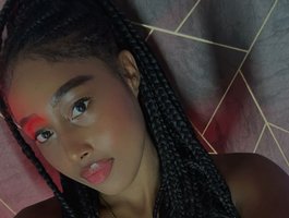 Watch AmyNochols live on cam on BongaCams