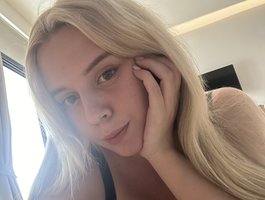 Watch Lovelybebe live on cam on BongaCams