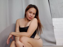 Watch HottieZebby live on cam on BongaCams