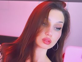 Mollyinyourmind live cam model at BongaCams