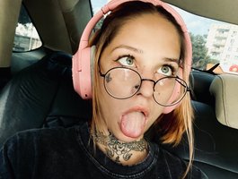 TensePear99 live cam model at BongaCams