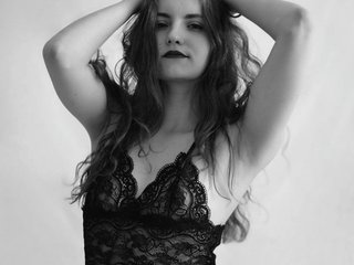 I'm 18 Years Old! A Sex Chat Delicious Woman Is What I Am! At BongaCams People Call Me AuroraKiss18