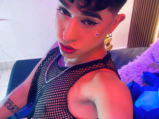 a cute bitch😈🍑