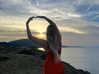 I Am A Blonde! I Come From Cracow And My BongaCams Name Is Heiva1