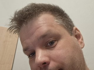 I Am A Brunette And 40 Is My Age And I Come From R?ga