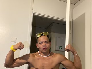 I'm 25, People Call Me Asianstars