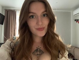 Lianna live cam model at BongaCams