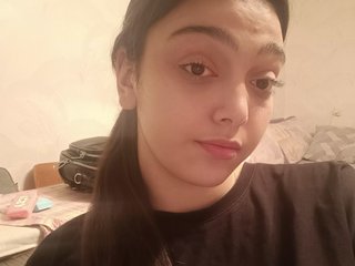 18 Is My Age And I'm A Camwhoring Sexy Babe