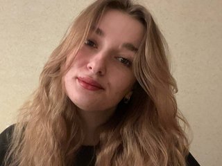 I'm A Live Cam Graceful Gal! I'm 18 Years Of Age