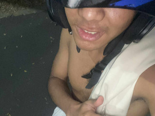 Shall we skate together?