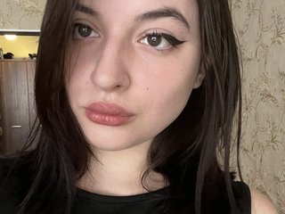 I'm A Sex Webcam Sexy Babe And I Am A Brunette! People Call Me ElisaAniston