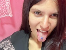 Watch MeCherryy live on cam on BongaCams