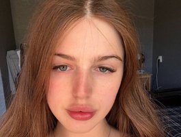 Watch FawnChaple live on cam on BongaCams