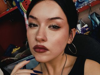 A Sex Cam Seductive Lady Is What I Am! I'm 20! My BongaCams Model Name Is AliceInWonderlandssss