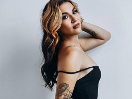 Watch dinaLove live on cam on BongaCams