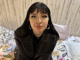 Watch ShellyFire live on cam on BongaCams