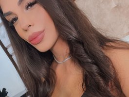 Watch Aylinhazell live on cam on BongaCams