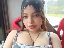 mia-hallys from bongacams