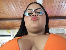 LunaBlazze webcam model