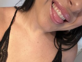 Miriamm live cam model at BongaCams