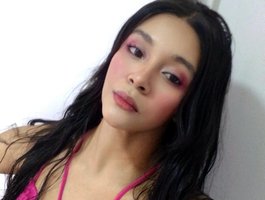 Watch roxxanavelmont1 live on cam on BongaCams