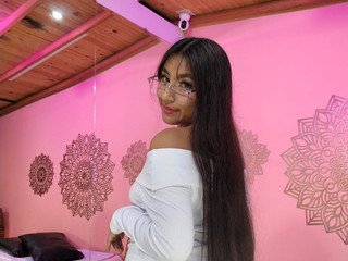 I AM YOUR TRAVISA GIRL