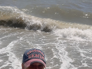 Голенькая в кепке)