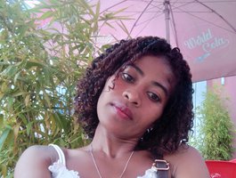 DonnelaQuin live cam model at BongaCams