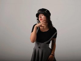 EmillyBell Pertunjukan Kamera Seks Langsung