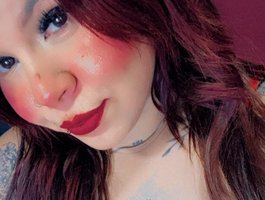 Watch lovequiinn live on cam on BongaCams