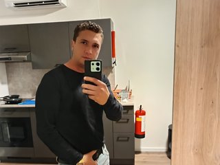 I Am From Edgware And I'm 35 Years Old