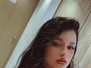 eyes that fall in love