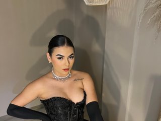 I'm 23 Yrs Old! I'm A Live Webcam Charming Babe! My Model Name Is QueenyX