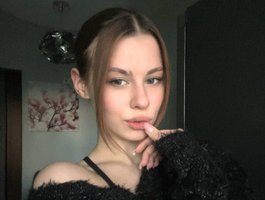 Live Chat with ShyElisa on BongaCams
